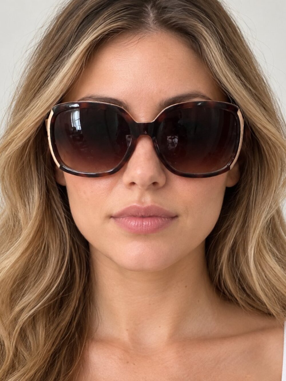 Vtg Retro Ladies oversized plastic square sunglasses brown beige